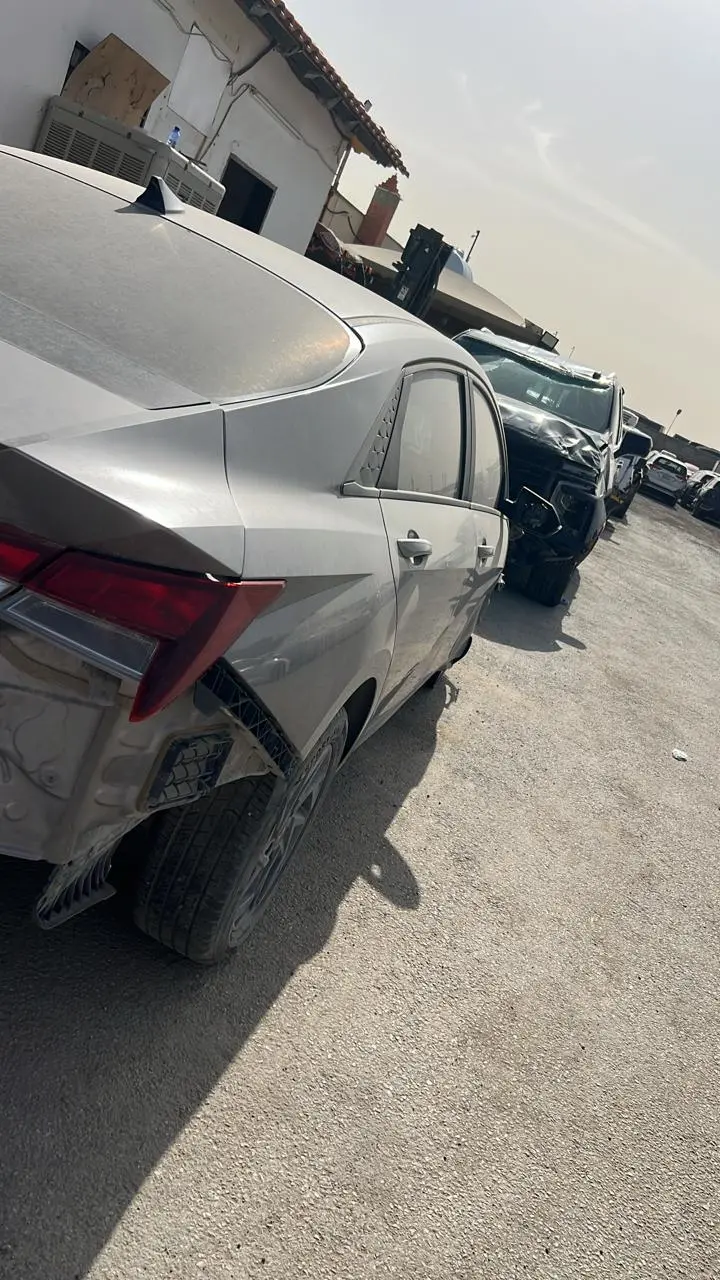 شراء سيارة مصدومة من الخلف في الرياض